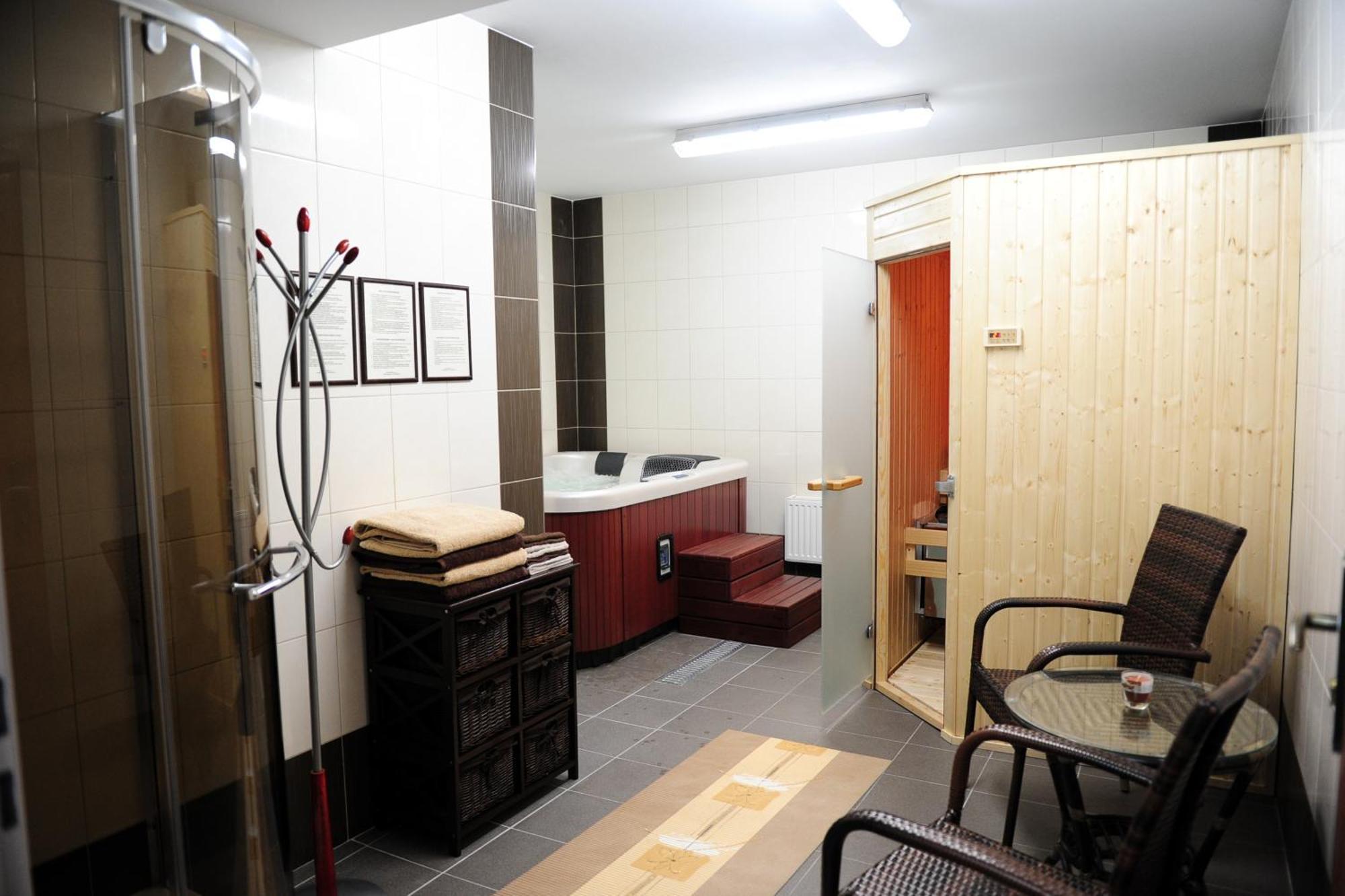 Hotel Maxim كفيدن المظهر الخارجي الصورة