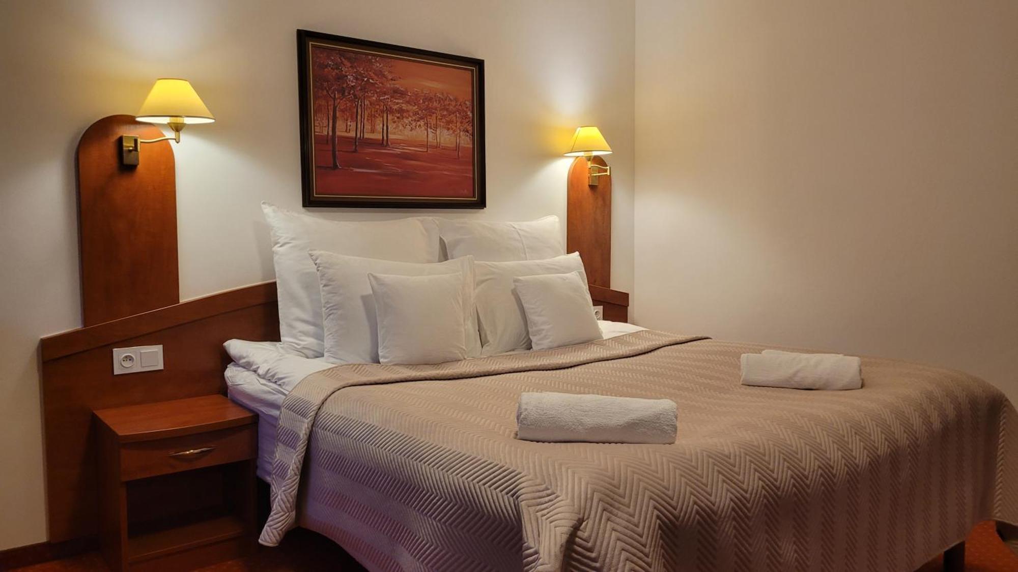 Hotel Maxim كفيدن المظهر الخارجي الصورة