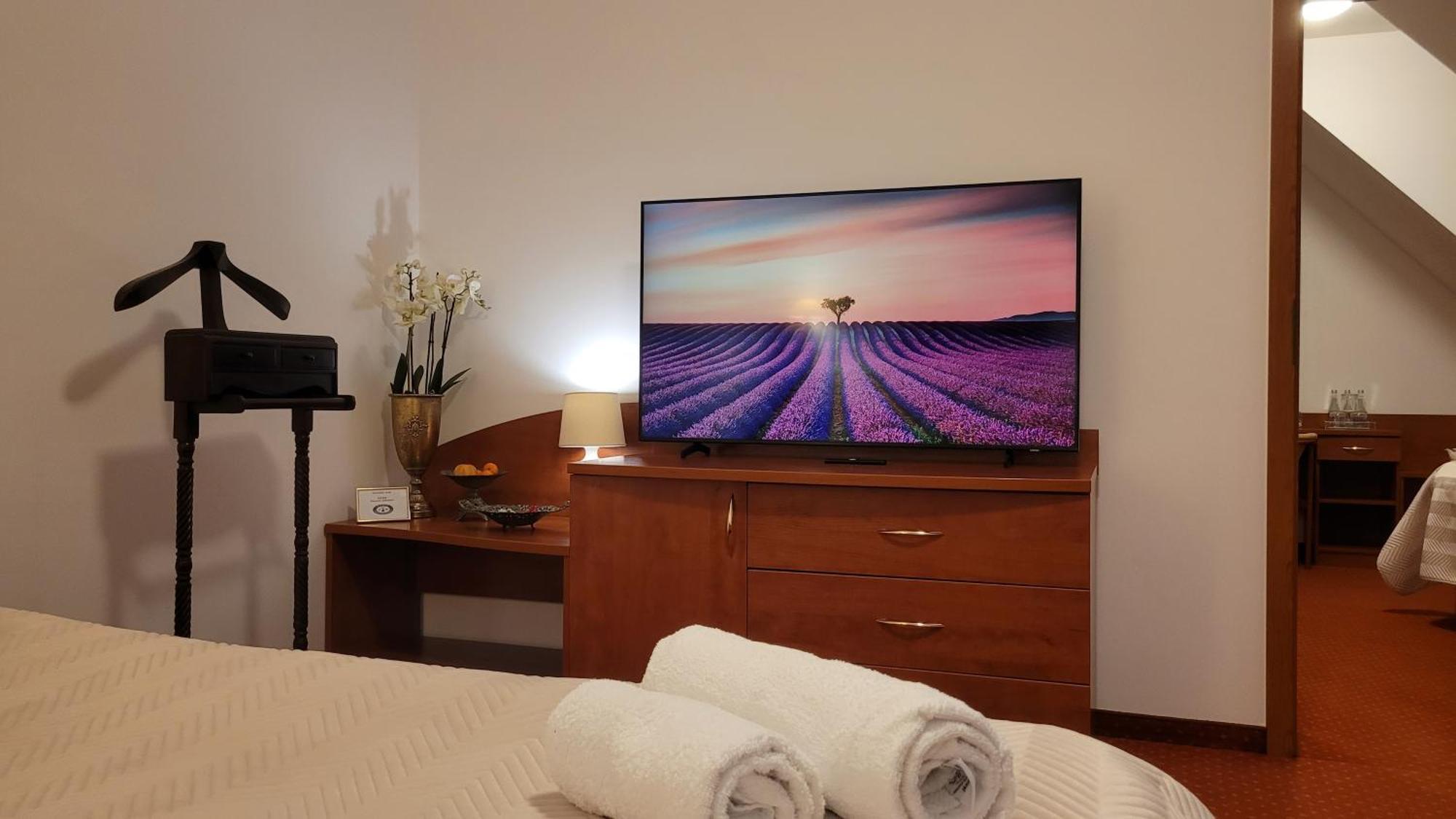 Hotel Maxim كفيدن المظهر الخارجي الصورة