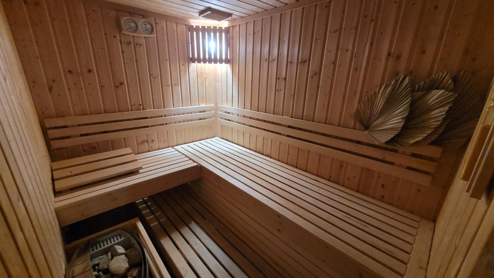Hotel Maxim كفيدن المظهر الخارجي الصورة