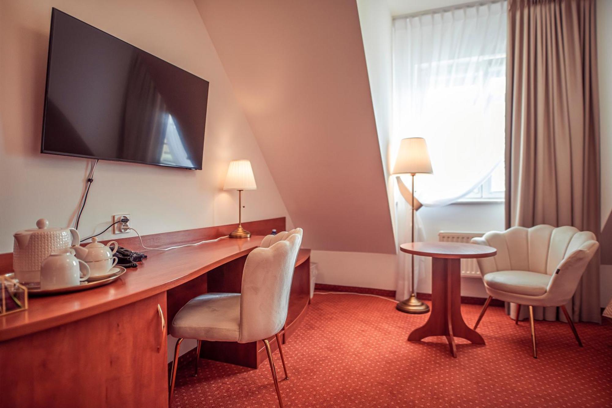 Hotel Maxim كفيدن المظهر الخارجي الصورة