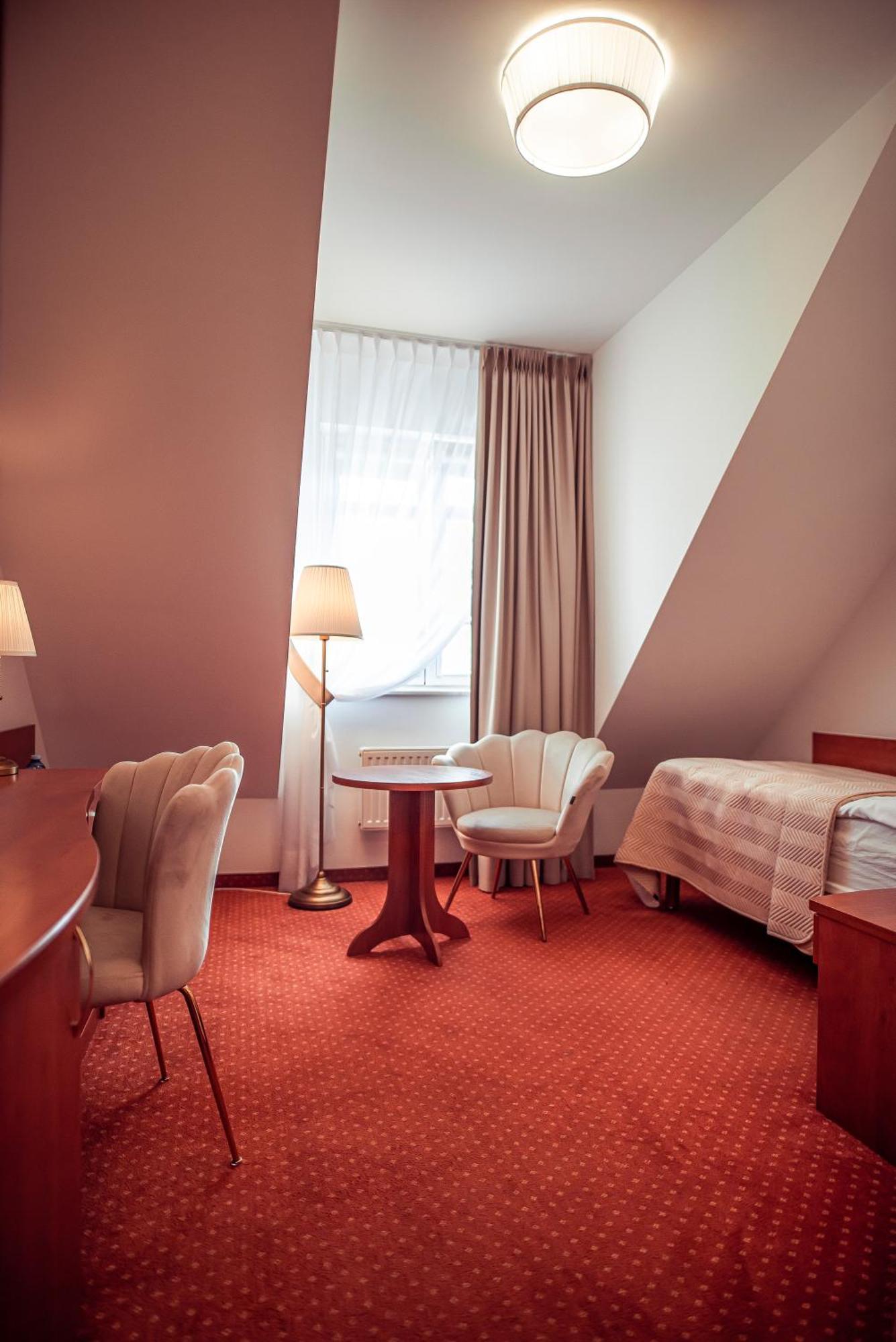Hotel Maxim كفيدن المظهر الخارجي الصورة