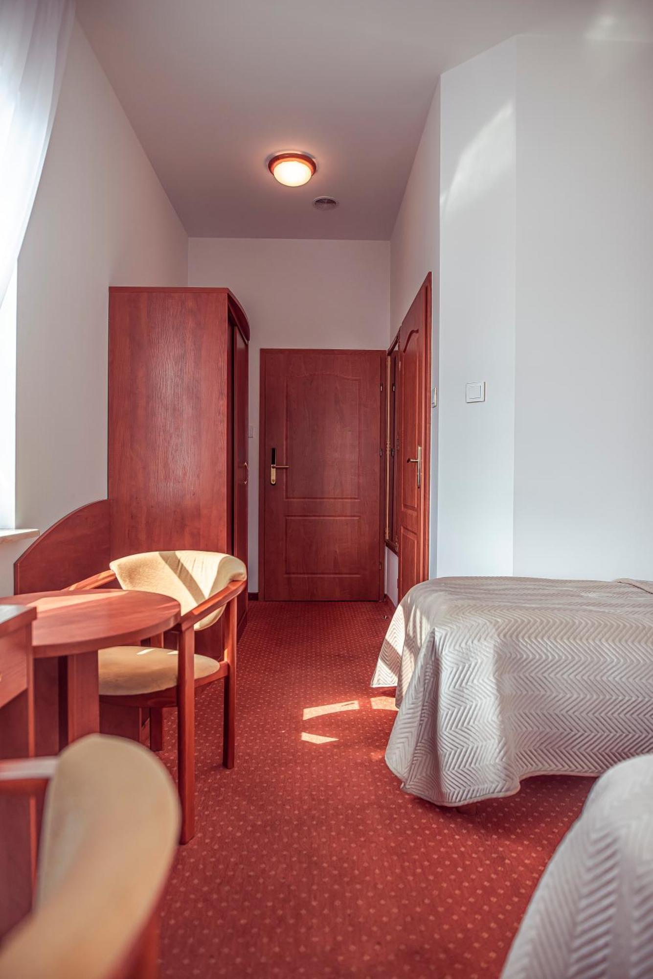 Hotel Maxim كفيدن المظهر الخارجي الصورة