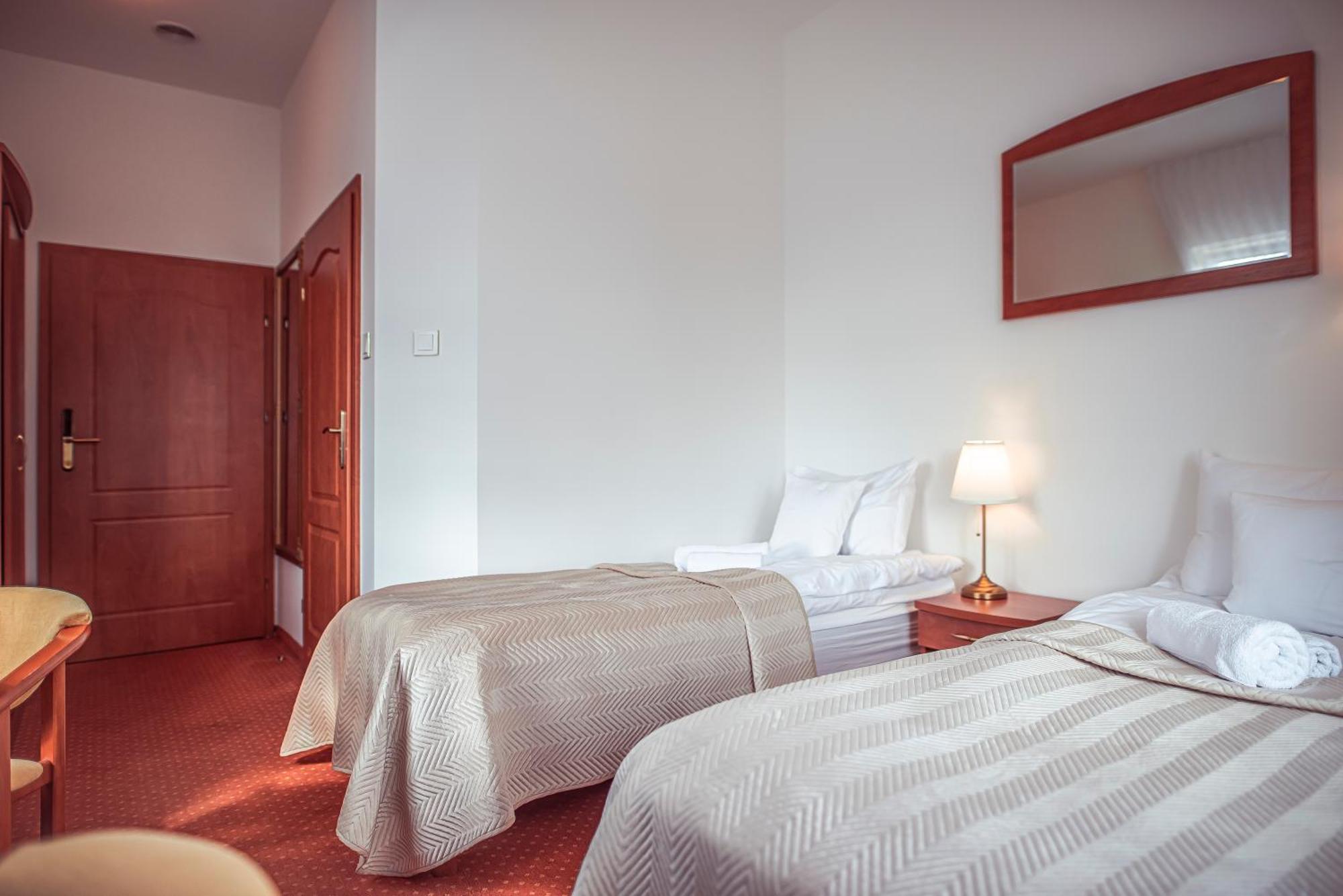Hotel Maxim كفيدن المظهر الخارجي الصورة