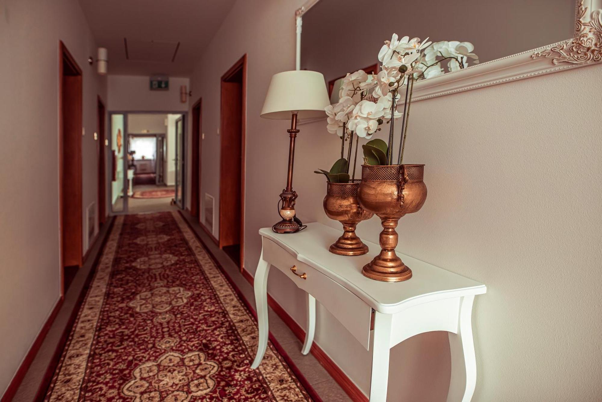 Hotel Maxim كفيدن المظهر الخارجي الصورة