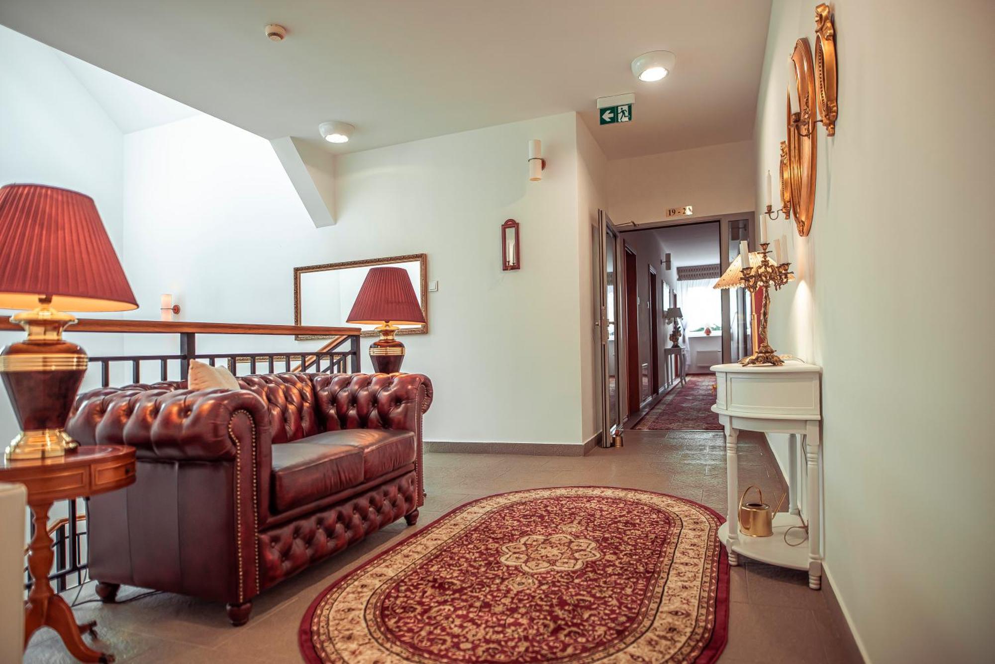 Hotel Maxim كفيدن المظهر الخارجي الصورة