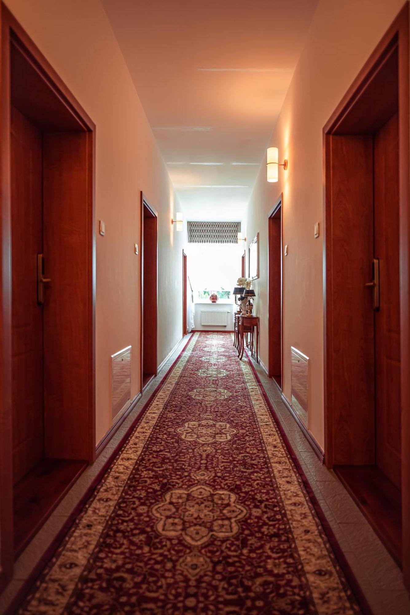 Hotel Maxim كفيدن المظهر الخارجي الصورة