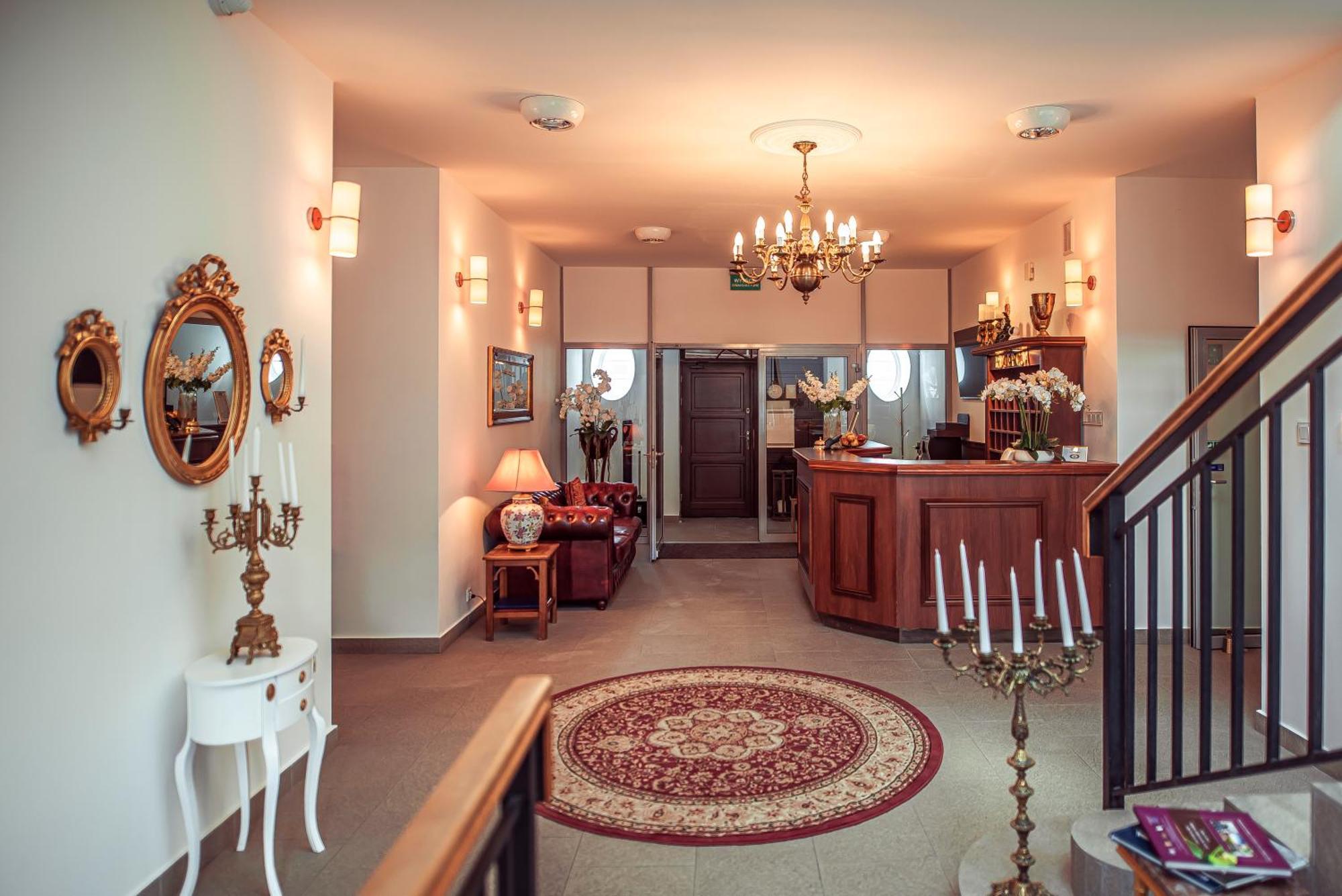 Hotel Maxim كفيدن المظهر الخارجي الصورة