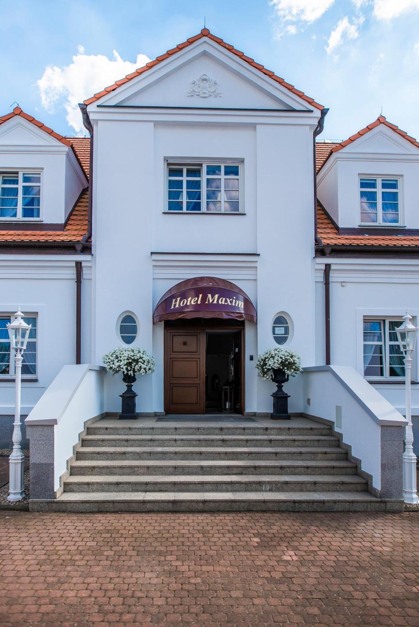 Hotel Maxim كفيدن المظهر الخارجي الصورة