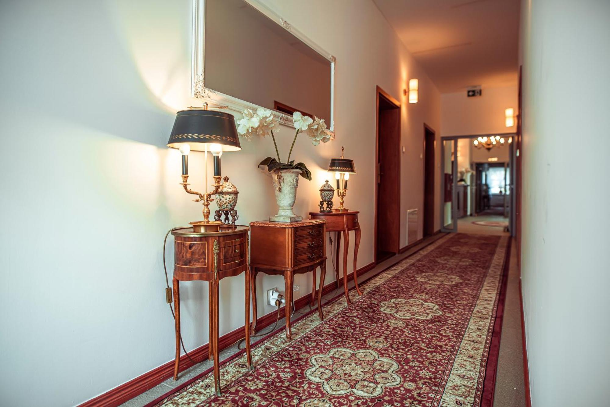 Hotel Maxim كفيدن المظهر الخارجي الصورة