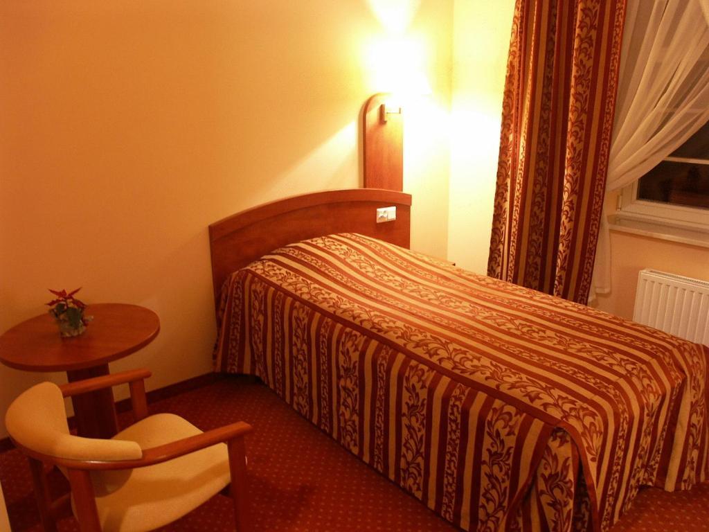 Hotel Maxim كفيدن المظهر الخارجي الصورة